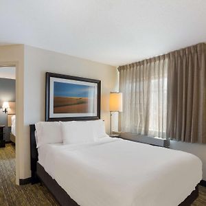 One-Bedroom Two Queen Suite